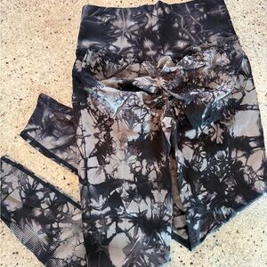 Black and Gray Tie-Dye Leggings